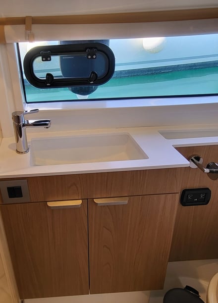 Procida Catamaran Cabine 4  8  slaapplaatsen 8  gasten 11.78 m Lijstnummer: #27088 5
