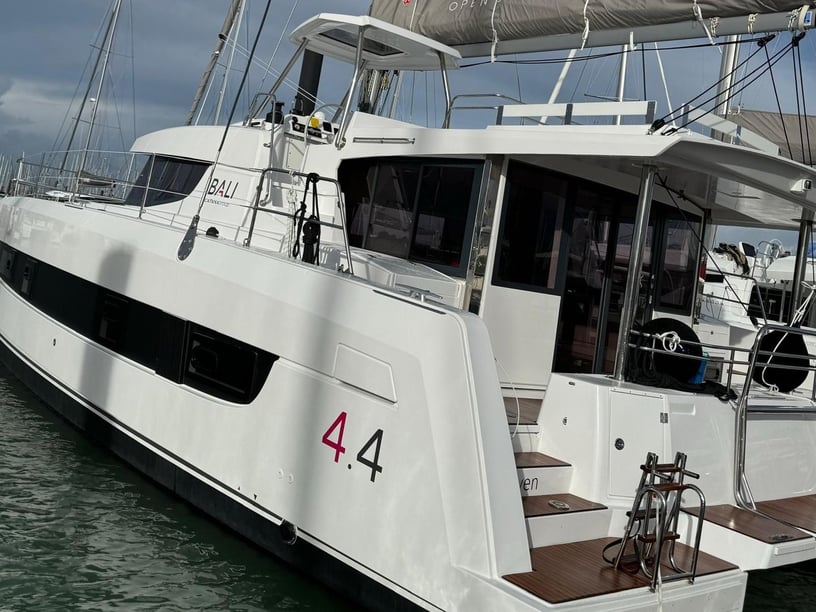 Cagliari Catamaran 5 cabin 9 berths 9 guests 13.75 m Listing Number: #27095