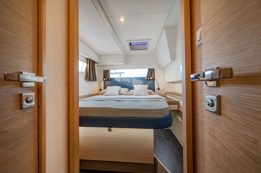 Piombino Catamaran 5 cabin 13 berths 13 guests 13.98 m Listing Number: #27096 4