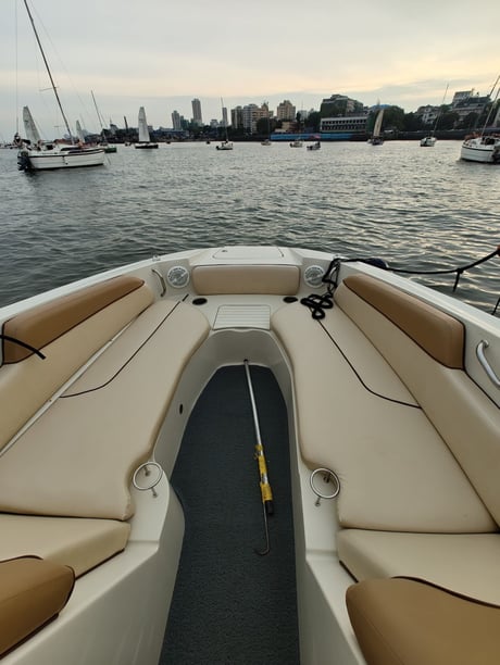 Mumbai Motorboat   10 guests 8.5 m Listing Number: #27116 5