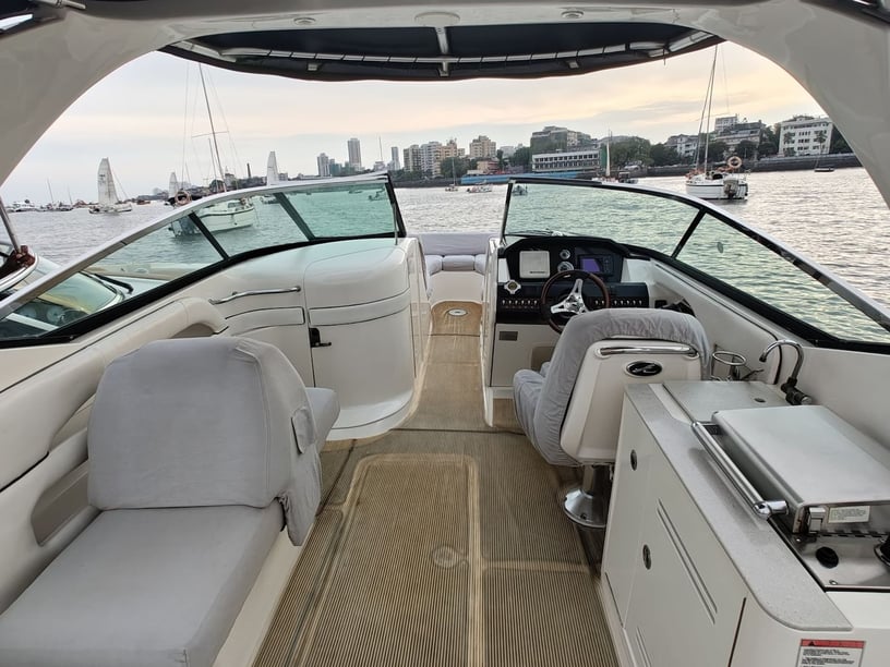 Mumbai Motorboat   10 guests 9.5 m Listing Number: #27121 2