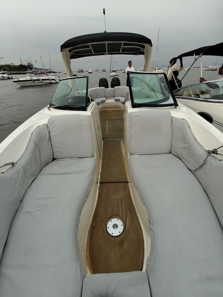 Mumbai Motorboat   10 guests 9.5 m Listing Number: #27121 5