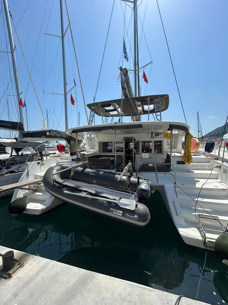 Mpenitses Catamaran Cabine 4  Couchettes 11  Invités 11  13.96 m Numéro de l'annonce: #27123