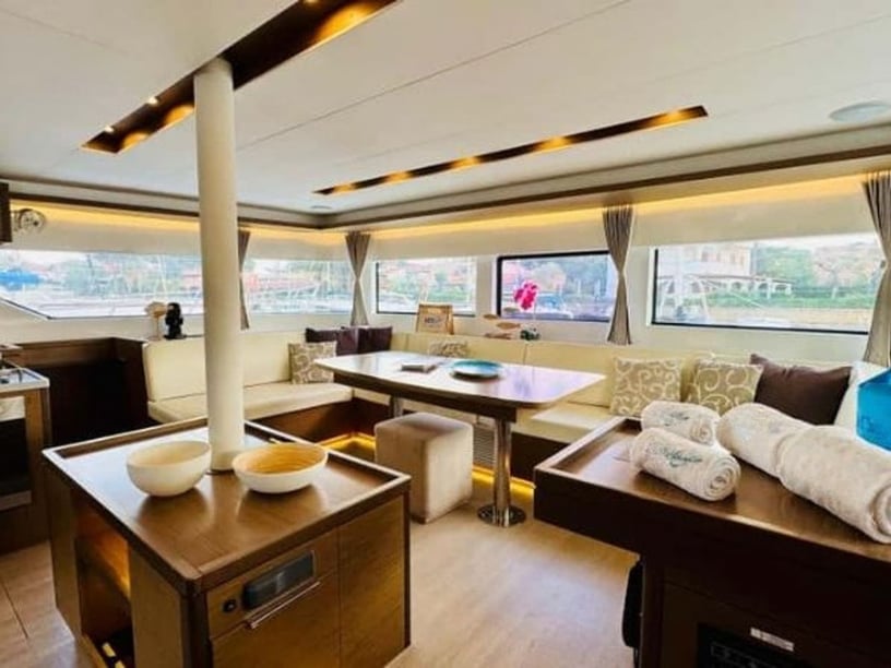 Olbia Catamarán Cabina 6  12  literas 12  invitados 14.75 m Número de anuncio: #27127 2