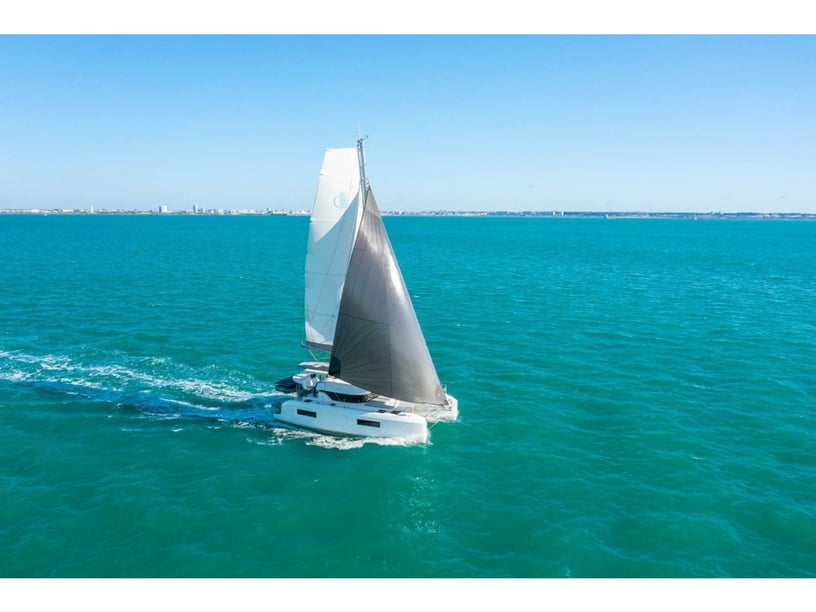 Pointe à Pitre Catamaran Cabine 4  10  slaapplaatsen 10  gasten 11.58 m Lijstnummer: #27129