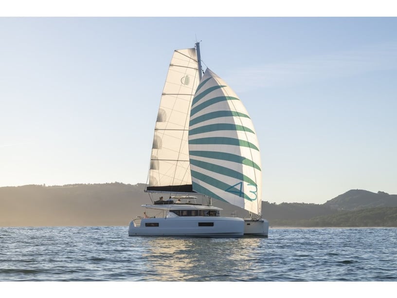 Pointe à Pitre Catamaran Cabine 6  10  slaapplaatsen 10  gasten 13.85 m Lijstnummer: #27133