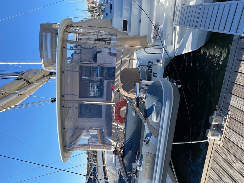 Hyères Katamaran 4 Kabine 10 Liegeplätze 10 Gäste 11.74 m Nummer des Inserats: #27136 4