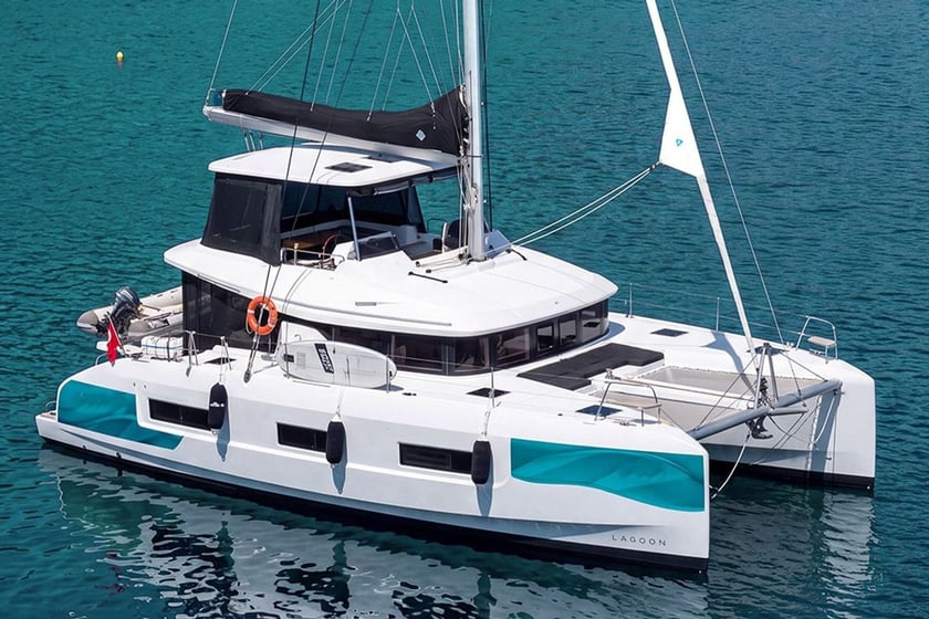 Fethiye Catamarán Cabina 5  10  literas 10  invitados 18.38 m Número de anuncio: #27139