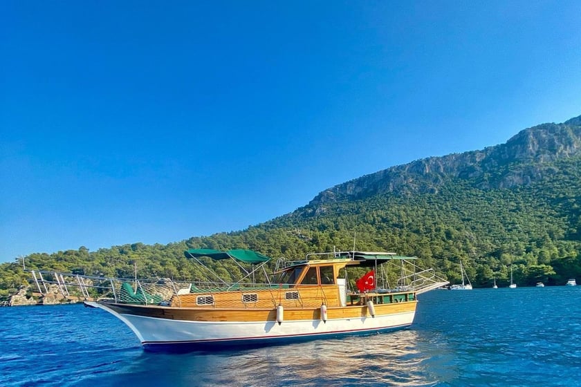 Göcek Caicco cabina 3  cuccette 6  6  ospiti 13 m Numero dell'inserzione: #27161