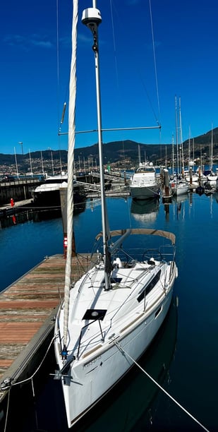 Vigo Velero Cabina 2  6  literas 6  invitados 9.98 m Número de anuncio: #27162 3