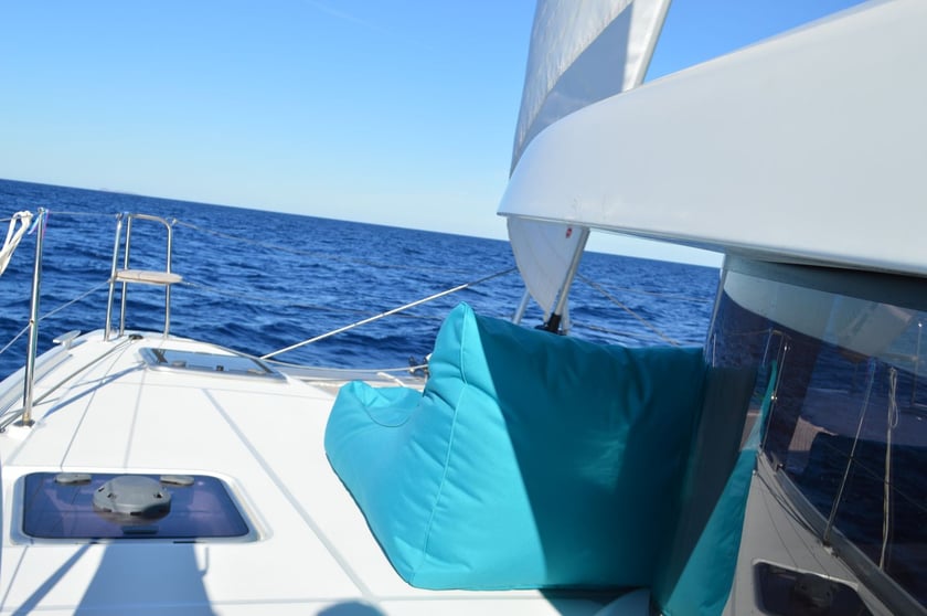 Saint-Martin - Philipsburg Catamaran Cabine 4  Couchettes 8  Invités 8  12.79 m Numéro de l'annonce: #27169 3