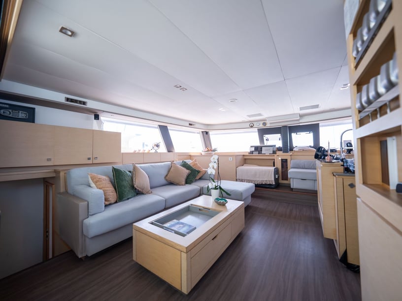 San Blas Islands Catamaran 6 cabin 12 berths 12 guests 17.81 m Listing Number: #27170 2