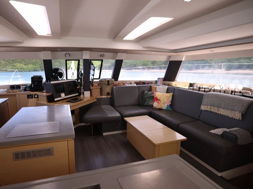 St. George's Katamaran 6 Kabine 8 Liegeplätze 10 Gäste 14.98 m Nummer des Inserats: #27175 2