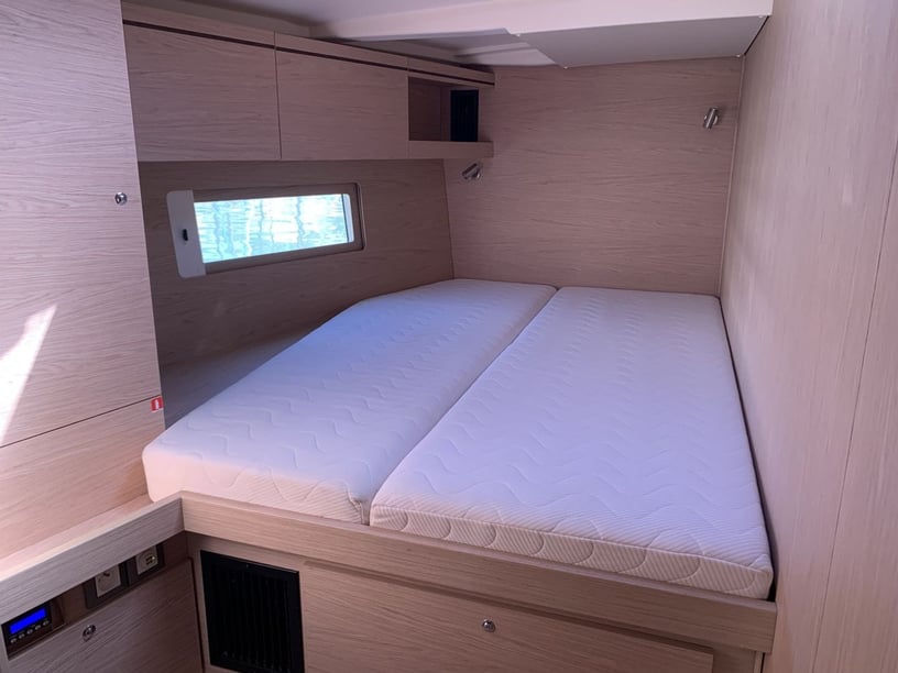 Cala d`Or Velero Cabina 6  12  literas 12  invitados 15.94 m Número de anuncio: #27181 4