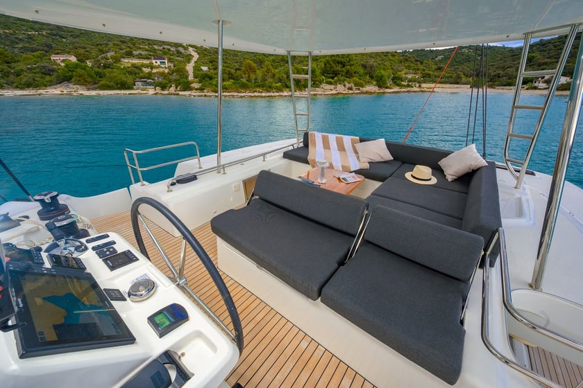 Trogir Katamaran 6 Kabine 11 Liegeplätze 11 Gäste 15.35 m Nummer des Inserats: #27184 5