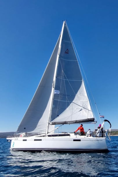 Punat Zeilboot Cabine 3  7  slaapplaatsen 7  gasten 12.07 m Lijstnummer: #27198 5