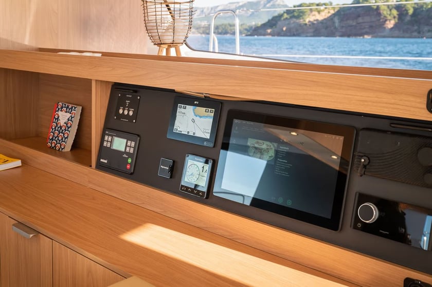 Golfo Aranci Catamarán Cabina 5  10  literas 10  invitados 17.65 m Número de anuncio: #27218 4