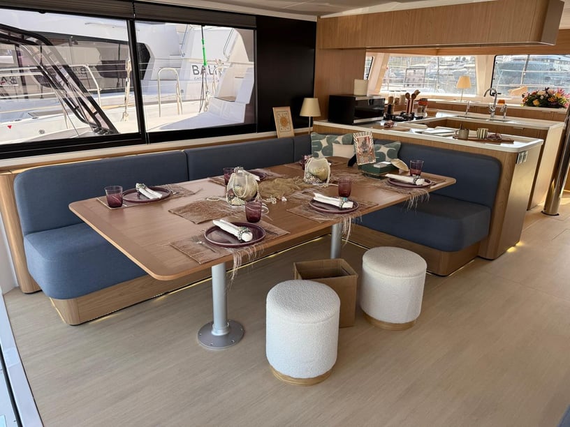 Portisco Katamaran 6 kabin Konaklama 14 kişi Seyir 14 kişi 15.9 m İlan No: #27220