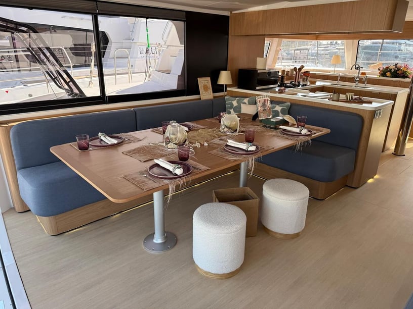 Portisco Catamarano cabina 6  cuccette 14  14  ospiti 15.9 m Numero dell'inserzione: #27220