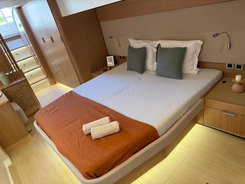 Portisco Katamaran 5 Kabine 10 Liegeplätze 10 Gäste 17.65 m Nummer des Inserats: #27226 2