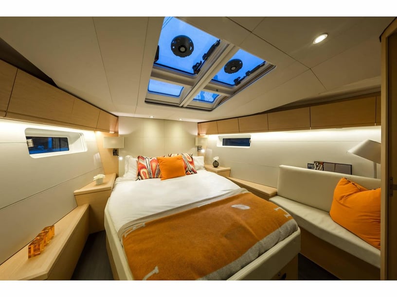 Dénia Velero Cabina 3  6  literas 6  invitados 15.75 m Número de anuncio: #27227 2