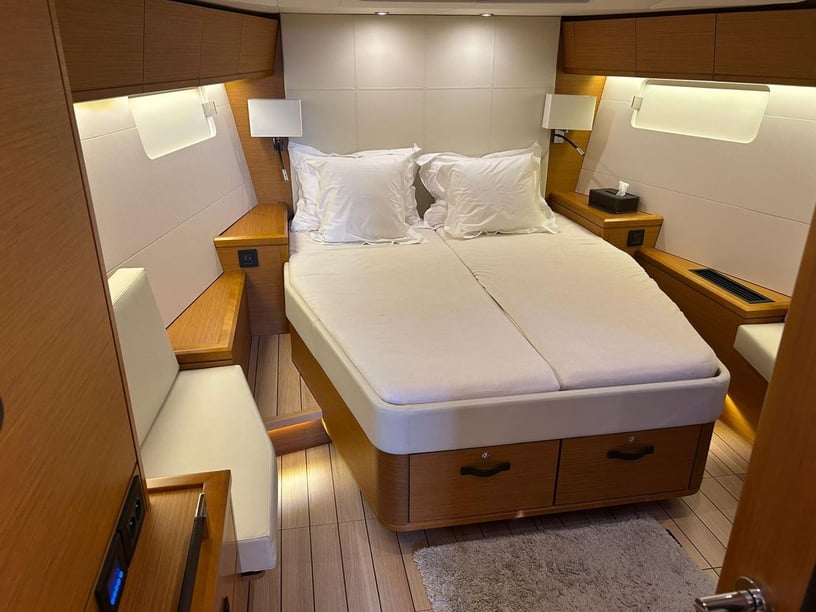 Dénia Voilier Cabine 3  Couchettes 6  Invités 6  15.75 m Numéro de l'annonce: #27227 4