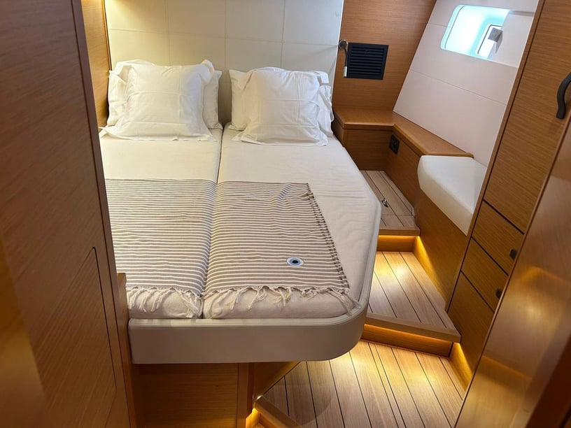 Dénia Voilier Cabine 3  Couchettes 6  Invités 6  15.75 m Numéro de l'annonce: #27227 5