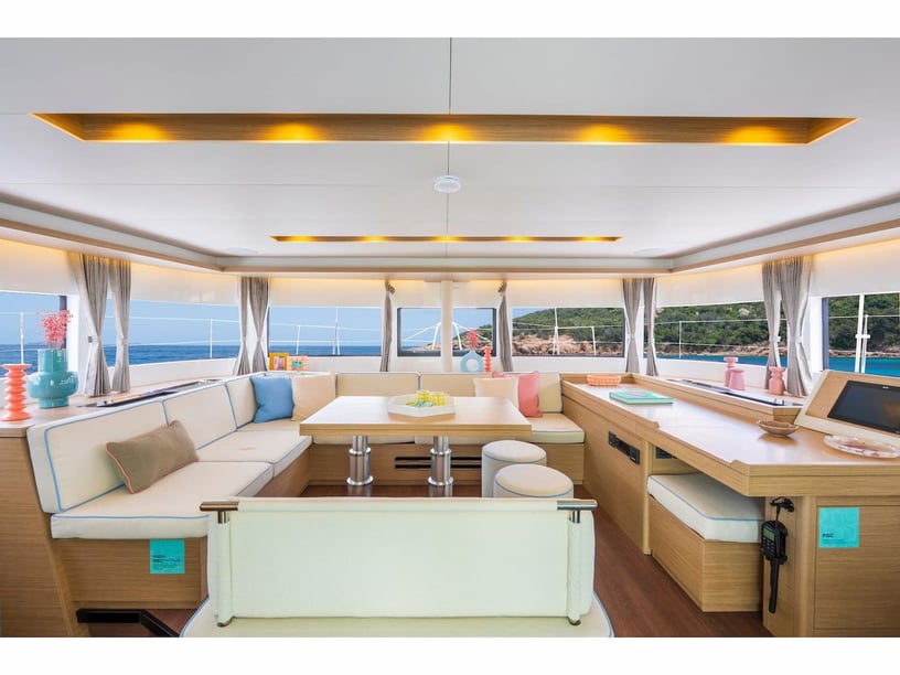 Split Catamarán Cabina 7  11  literas 11  invitados 15.6 m Número de anuncio: #27238 2