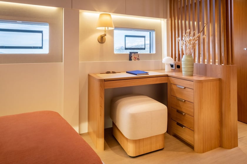 Andratx Catamarán Cabina 4  8  literas 8  invitados 17.65 m Número de anuncio: #27241 3