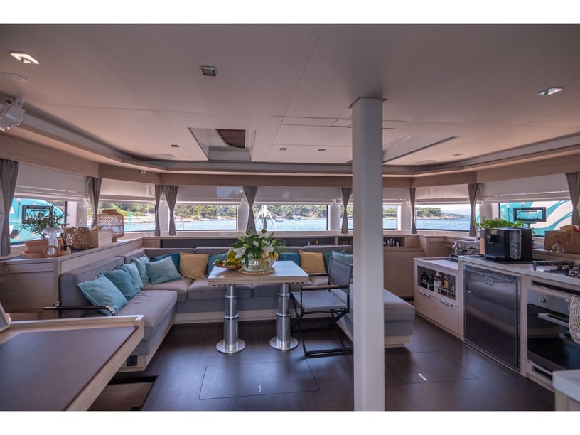 Kaštel Gomilica Katamaran 5 kabin Konaklama 10 kişi Seyir 10 kişi 18.38 m İlan No: #27243 2