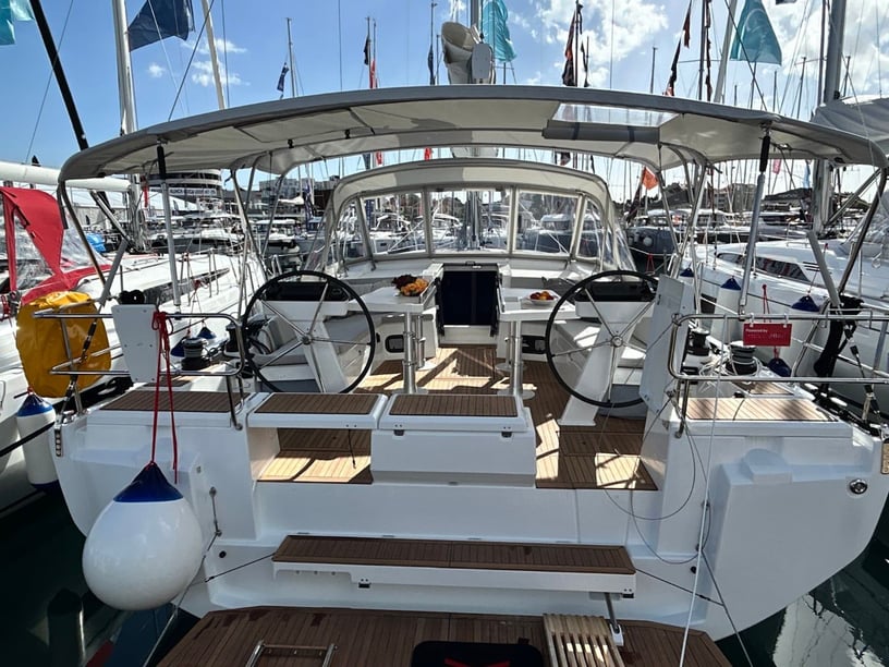Spalato Barca a vela cabina 5  cuccette 12  12  ospiti 14.6 m Numero dell'inserzione: #27258