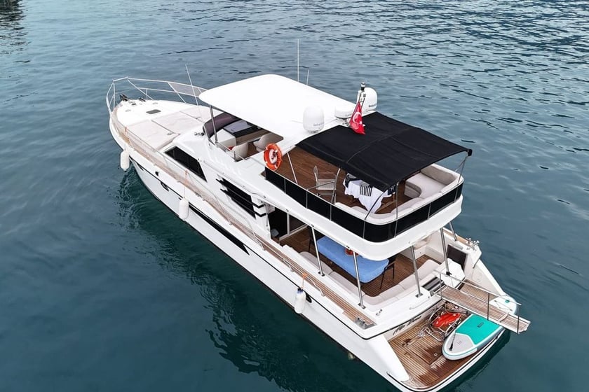 Antalya Motoryat  Konaklama 4 kişi Seyir 24 kişi 19 m İlan No: #27263 3