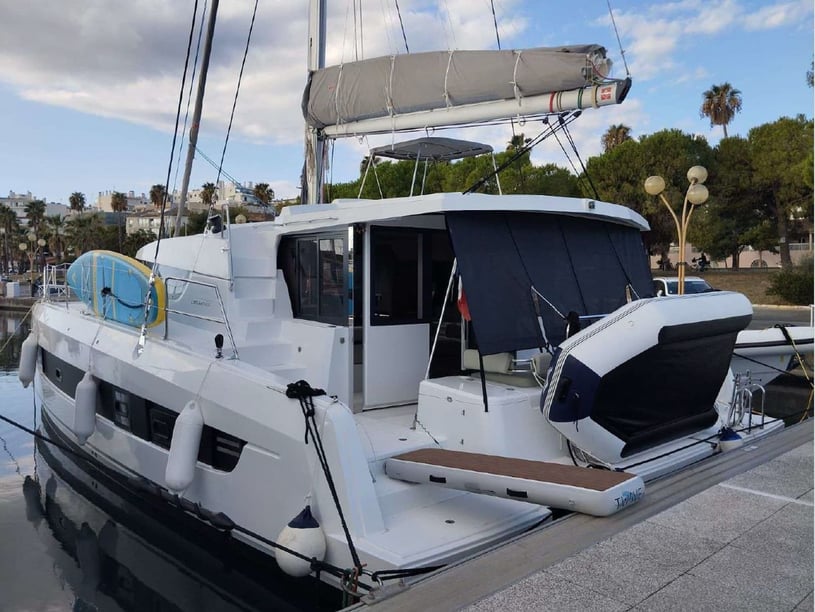 Grimaud Catamaran Cabine 4  Couchettes 10  Invités 10  12.85 m Numéro de l'annonce: #27265 5