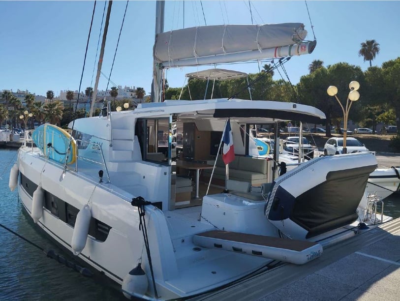 Grimaud Catamaran Cabine 4  Couchettes 10  Invités 10  12.85 m Numéro de l'annonce: #27265