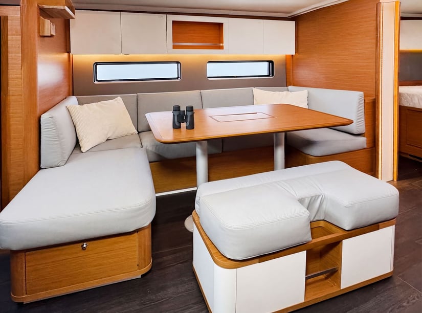 Castellammare di Stabia Sailboat 4 cabin 10 berths 10 guests 12.75 m Listing Number: #27269 4