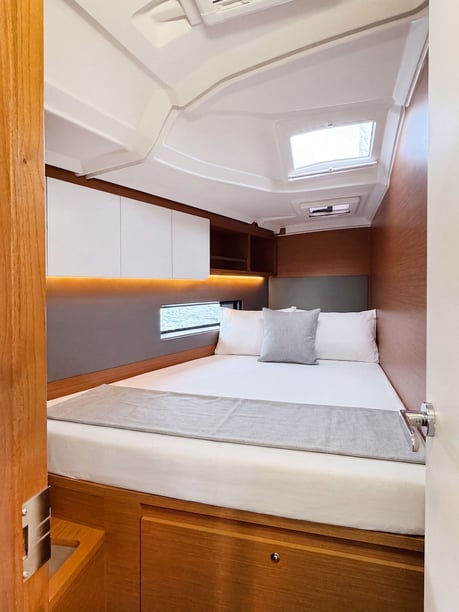 Castellammare di Stabia Sailboat 4 cabin 10 berths 10 guests 12.75 m Listing Number: #27269 5