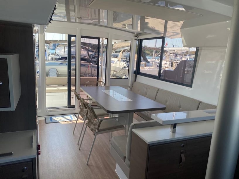 Sibenik Catamaran Cabine 4  10  slaapplaatsen 12  gasten 12.31 m Lijstnummer: #27271 2