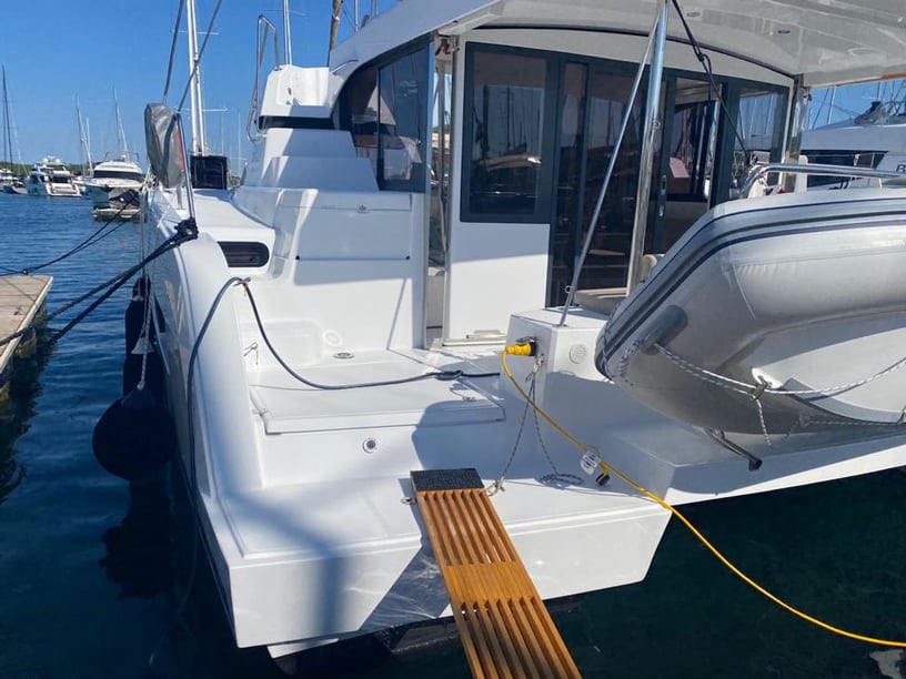 Sibenik Catamaran Cabine 4  10  slaapplaatsen 12  gasten 12.31 m Lijstnummer: #27271
