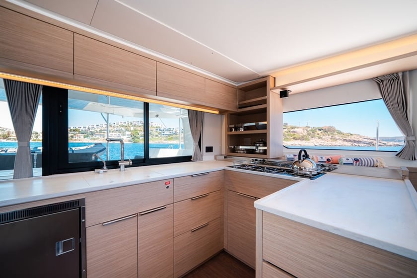 Nydri Catamaran Cabine 4  12  slaapplaatsen 12  gasten 13.85 m Lijstnummer: #27314 4