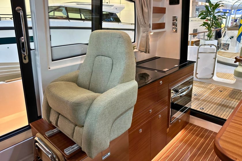 Split Sürat Teknesi 2 kabin Konaklama 6 kişi Seyir 6 kişi 10.07 m İlan No: #27323 4