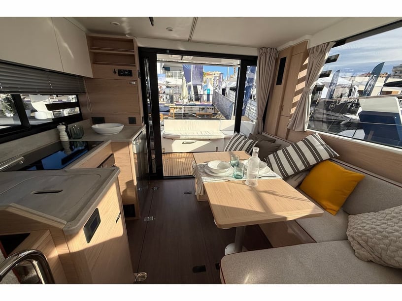 Split Sürat Teknesi 2 kabin Konaklama 6 kişi Seyir 6 kişi 11.29 m İlan No: #27324 2