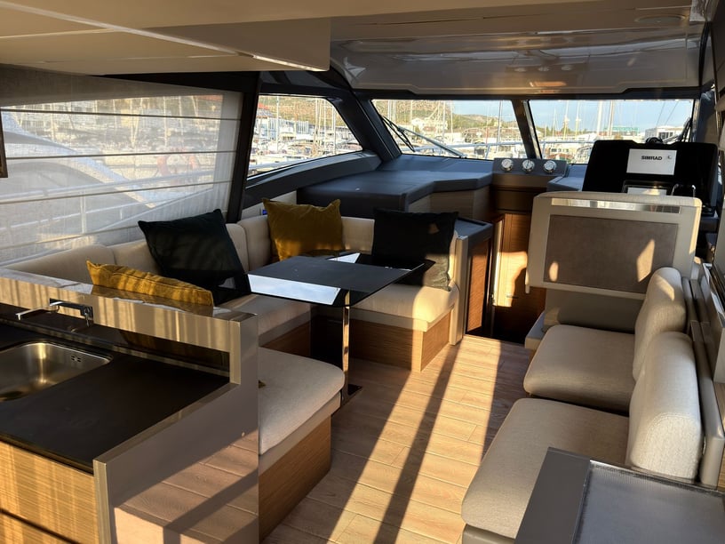 Šibenik Motorboat 3 cabin 6 berths 6 guests 14.2 m Listing Number: #27338 4