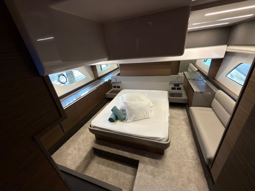 Šibenik Motorboat 3 cabin 6 berths 6 guests 14.2 m Listing Number: #27338 3