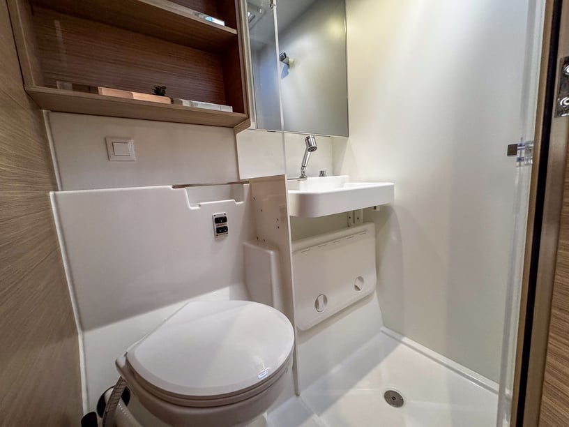 Seget Donji Catamaran Cabine 5  11  slaapplaatsen 12  gasten 13.85 m Lijstnummer: #27341 5