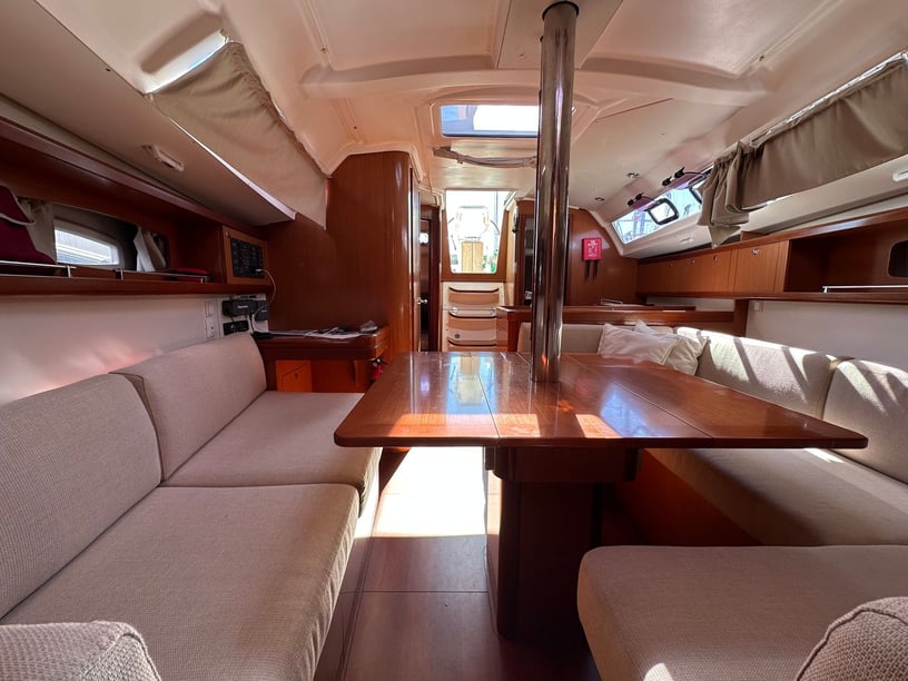 Punta Ala Velero Cabina 3  6  literas 6  invitados 10.34 m Número de anuncio: #27352 5