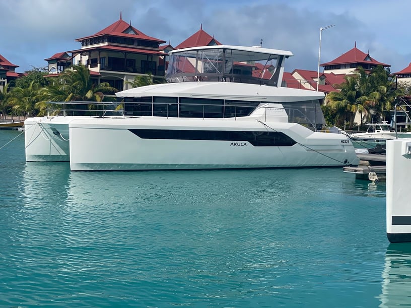 Mahe, Victoria Catamaran 3 cabin 6 berths 6 guests 16.18 m Listing Number: #27359
