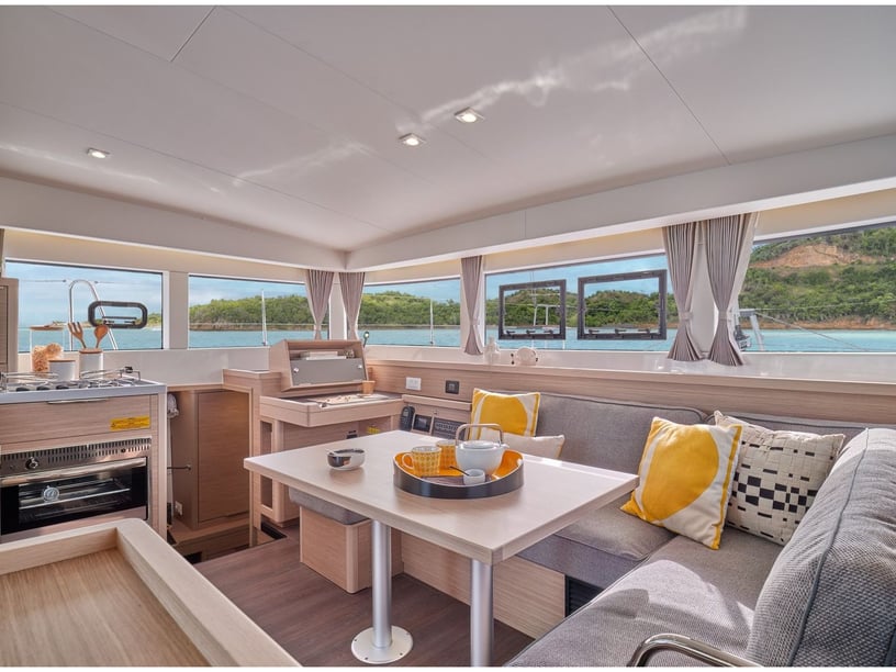 Kaštel Gomilica Catamarano cabina 4  cuccette 8  8  ospiti 11.74 m Numero dell'inserzione: #27376 2