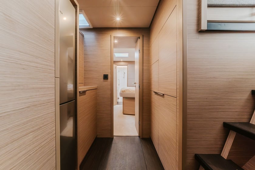 Kaštel Gomilica Catamarano cabina 5  cuccette 10  10  ospiti 18.38 m Numero dell'inserzione: #27377 4