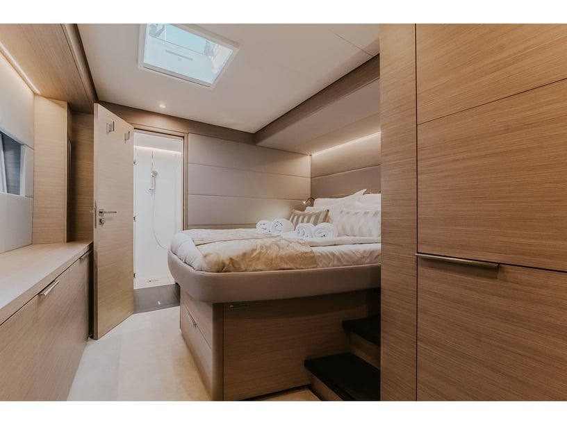 Kaštel Gomilica Catamarano cabina 5  cuccette 10  10  ospiti 18.38 m Numero dell'inserzione: #27377 2