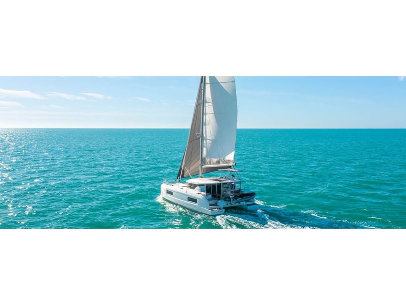 Kaštel Gomilica Catamarano cabina 4  cuccette 8  10  ospiti 11.38 m Numero dell'inserzione: #27378